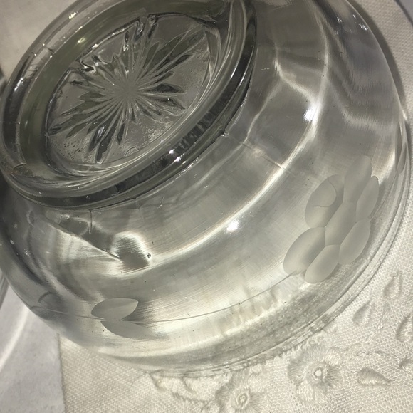 Vintage set of etched custard bowls-11 - Picture 2 of 8